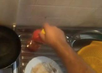 P25_101_left_bottle_379_1456